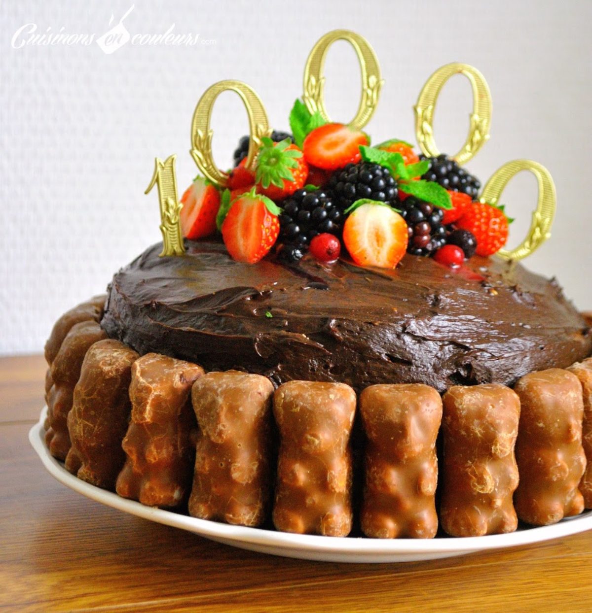 10 000 Abonnes Et Un Layer Cake Au Chocolat Et Aux Fruits Rouges Pour Feter Ca Cuisinons En Couleurs