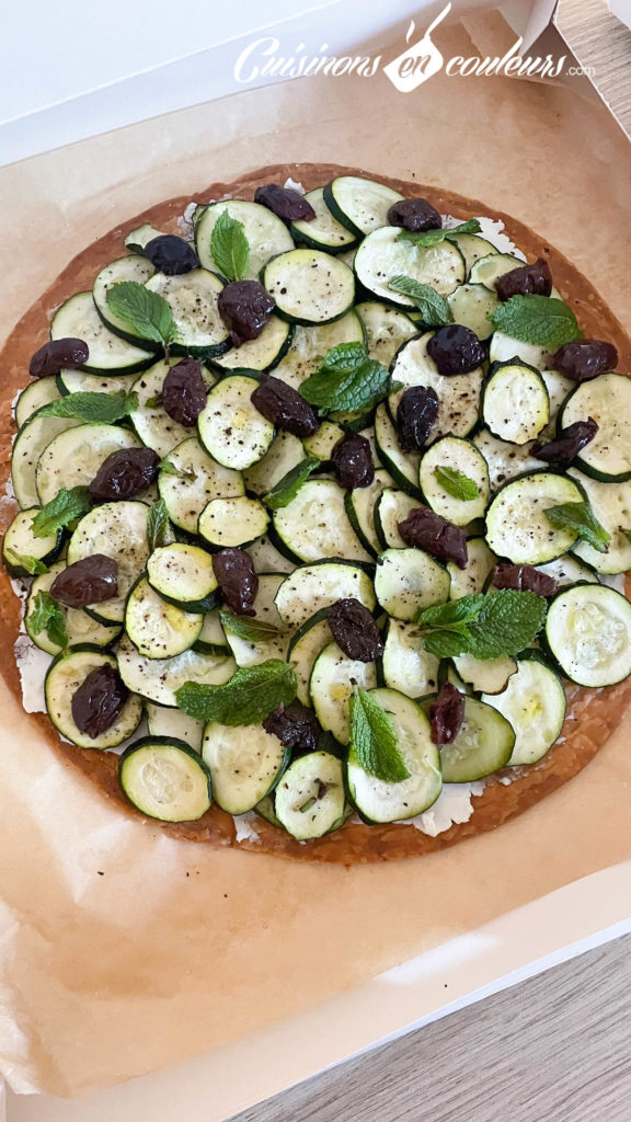 Tarte-fine-aux-courgettes-4-576x1024 - Tarte fine aux courgettes et au fromage de chèvre