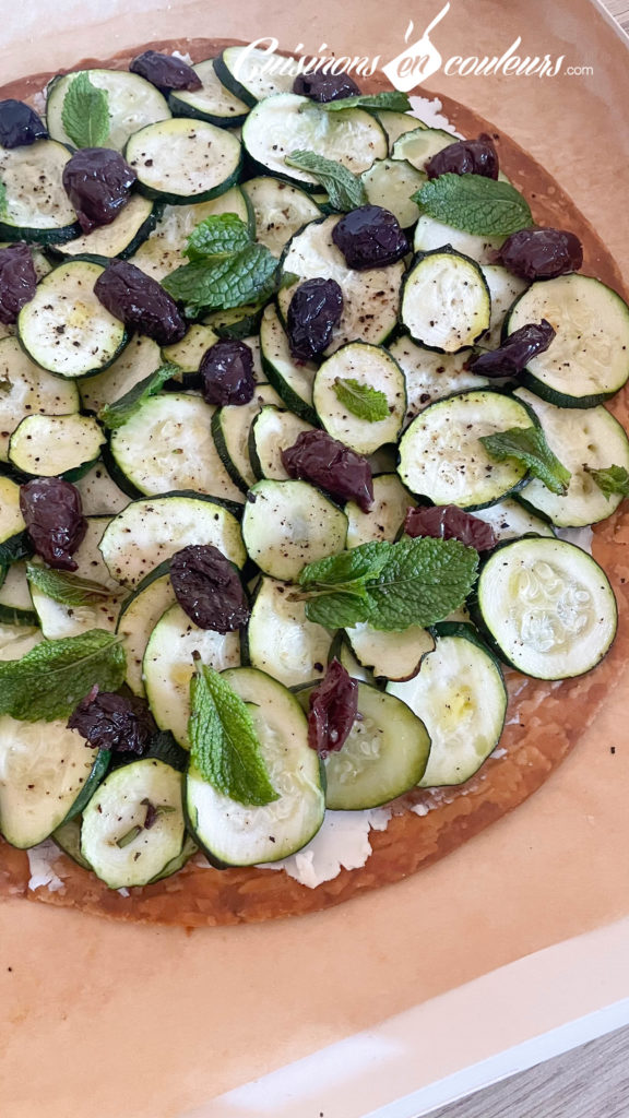 Tarte-fine-aux-courgettes-5-576x1024 - Tarte fine aux courgettes et au fromage de chèvre