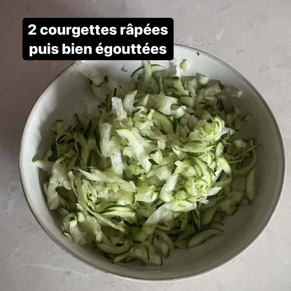 73537D23-C8F7-47D9-B83D-E3EFB36C49D8-2-1024x1024 - Pancakes salés aux courgettes